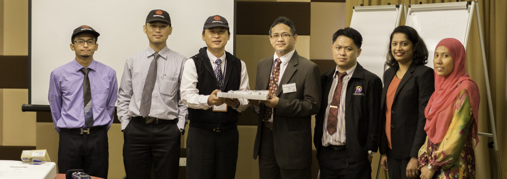 Mathematica USB drive pre-loaded with training materials were officially hand over from OEMS IntiPakar Corp S/B to UiTM i-Learn Center. From left to right are Mohd Haniff, Desmond, Peter, Prof. Madya Dr. Janudin Sardi, Dr. Johan, Pn. Prasanna, Pn. Nur Hidayah.
